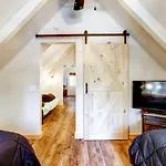 California Cabin Rental - Hike, Ski, Boat!